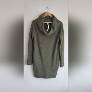 lululemon athletica Along the Way Sweater Dress in Heathered Dark Olive Size S